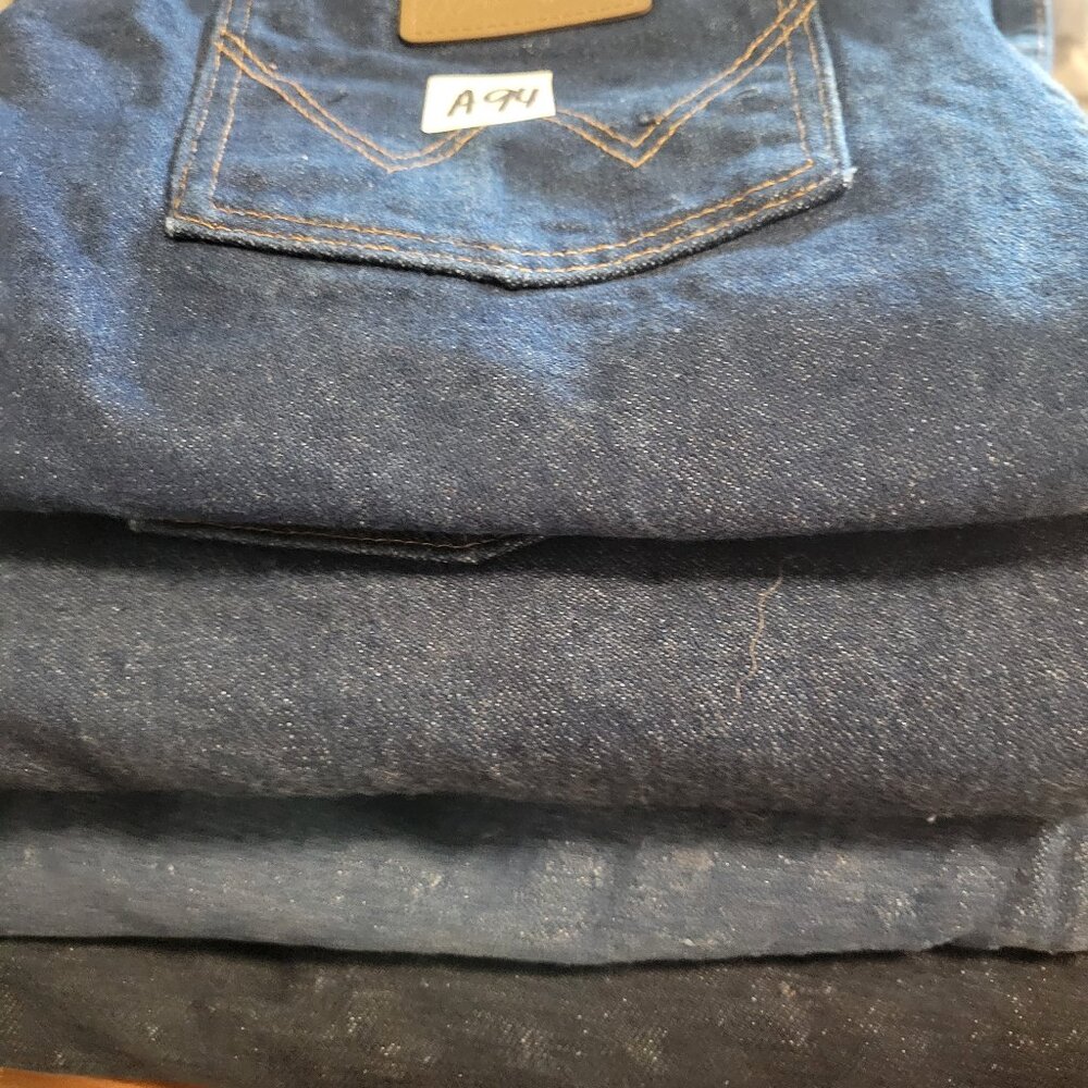 Lot of 4 Wrangler  Mens Jeans New without tag Mix sizes
